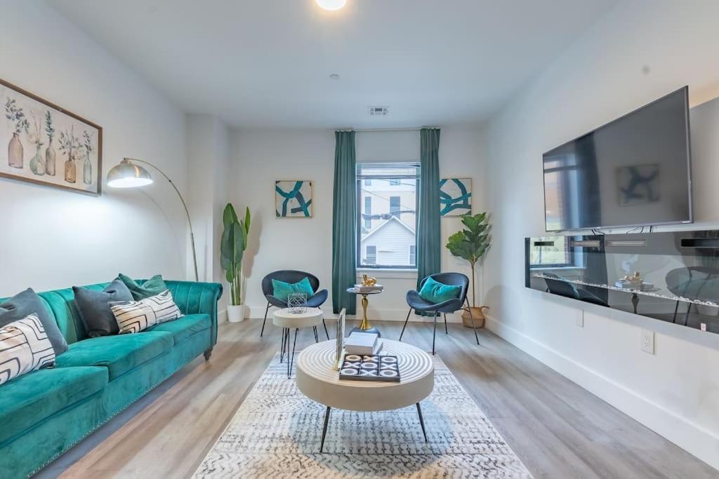 2 Bedroom 2 Bath Suite, Near American Dream And The Airport, Free Parking, King Bed And 2 Queen Beds, Washer And Dryer Apartamento *