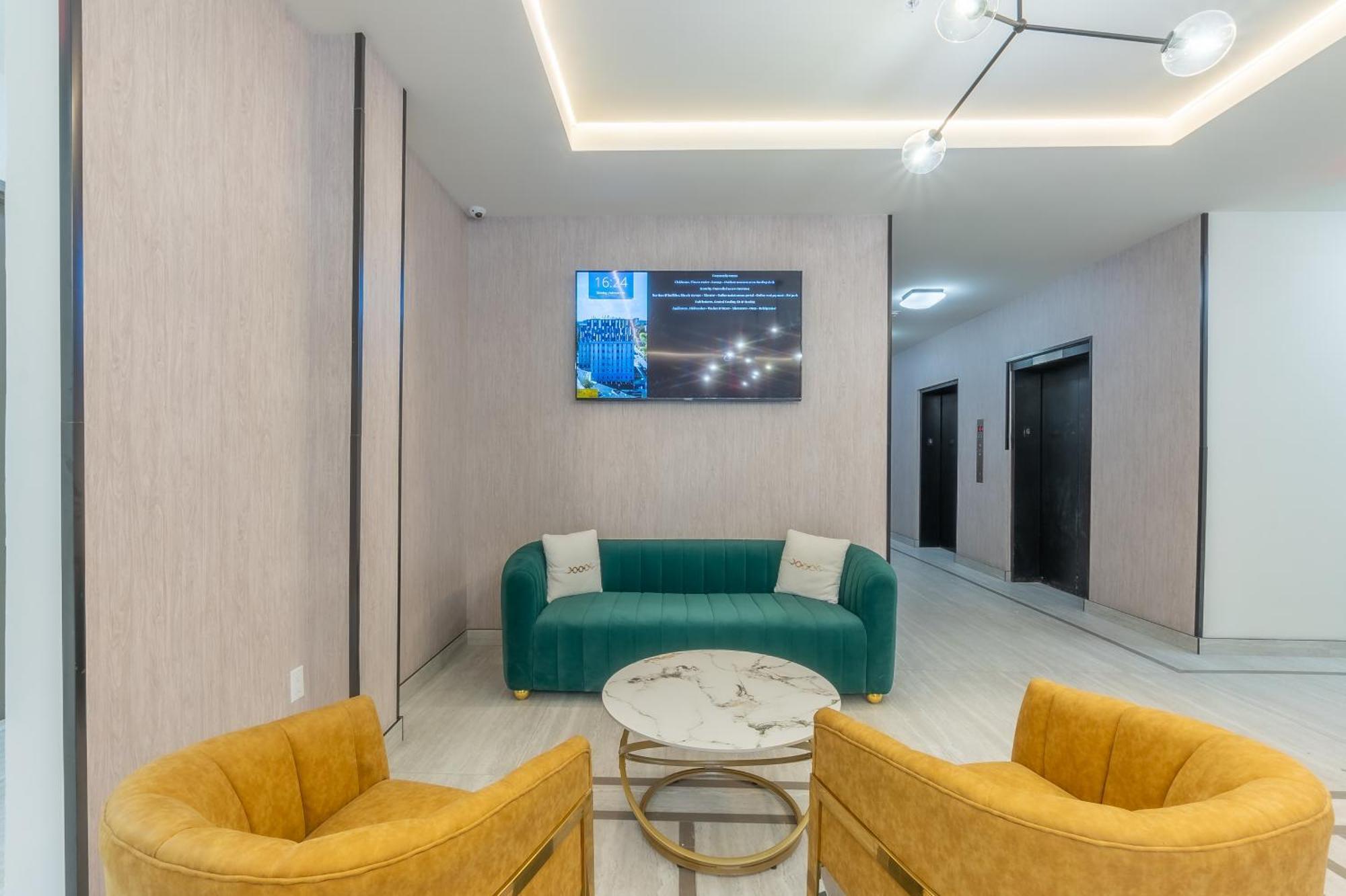 Apartamento 2 Bedroom 2 Bath Suite, Near American Dream And The Airport, Free Parking, King Bed And 2 Queen Beds, Washer And Dryer Orange